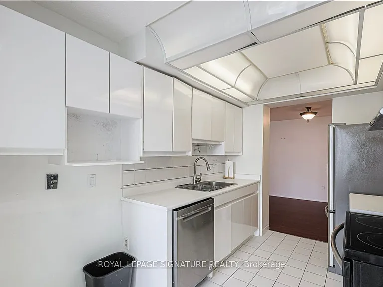 7250 Yonge St #1003 — Photo 27
