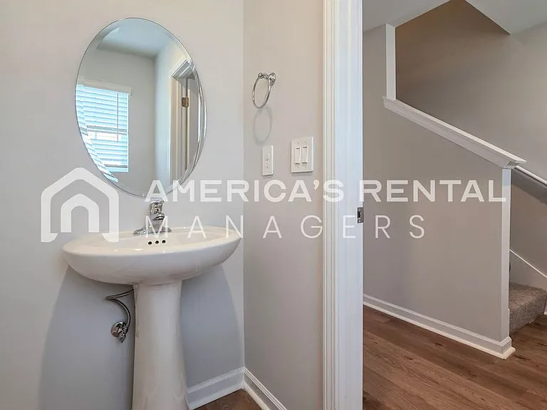 4115 Hudson Rd — Photo 5