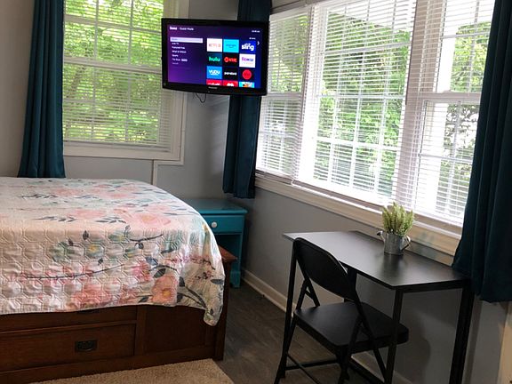 5th image of 6818 Rockwell Blvd