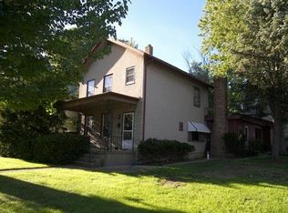 907 4th St, Peru, IL 61354