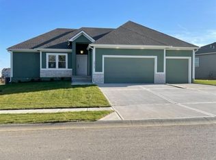 1815 Buffalo Grass Dr, Raymore, MO 64083