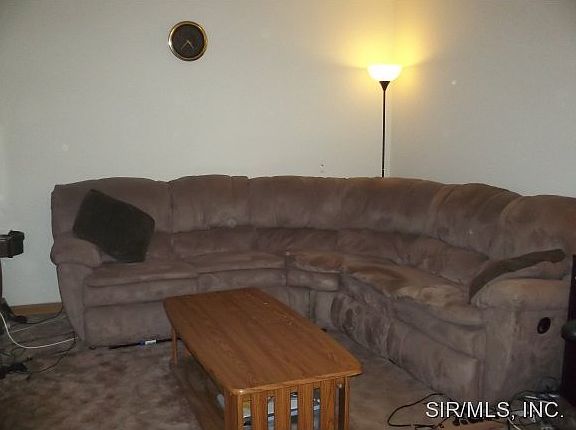 4th image of 9 Carriage Ln