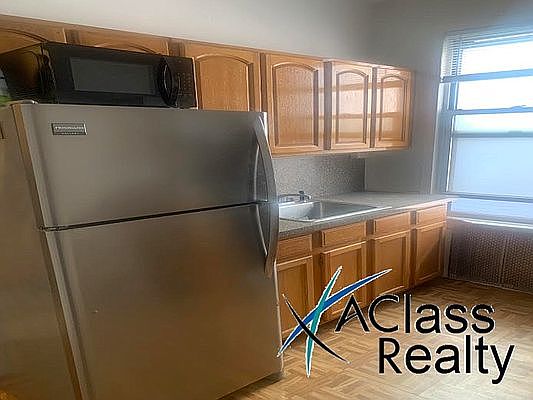 1st image of 2910 Newtown Ave #2F