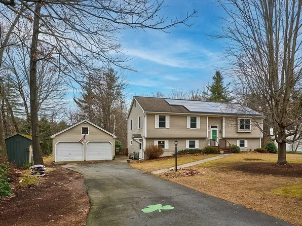 3 Sophie Cir, Southampton, MA 01073