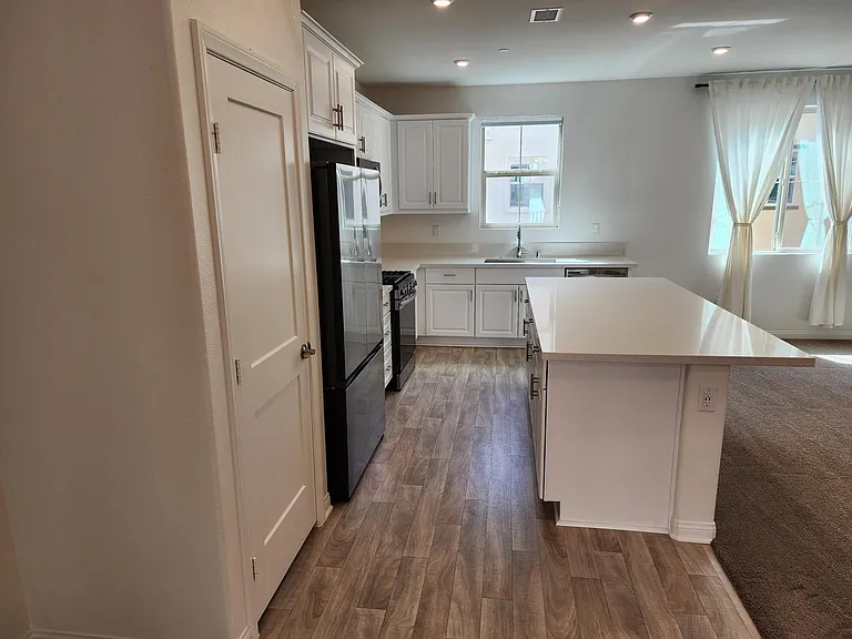 1528 Redbud Way — Photo 12
