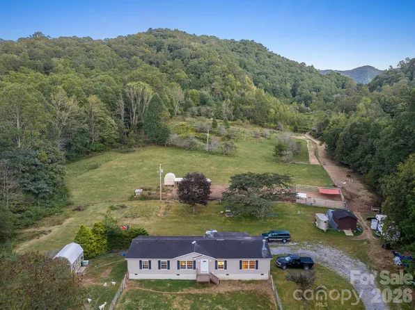 1102 Price Town Rd, Clyde, NC 28721