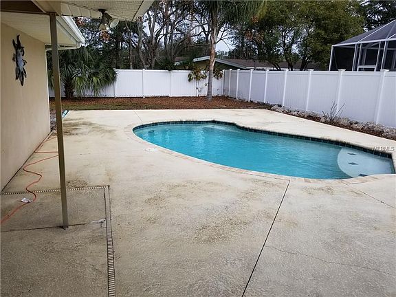 3rd image of 3030 Glen Oak Ave N