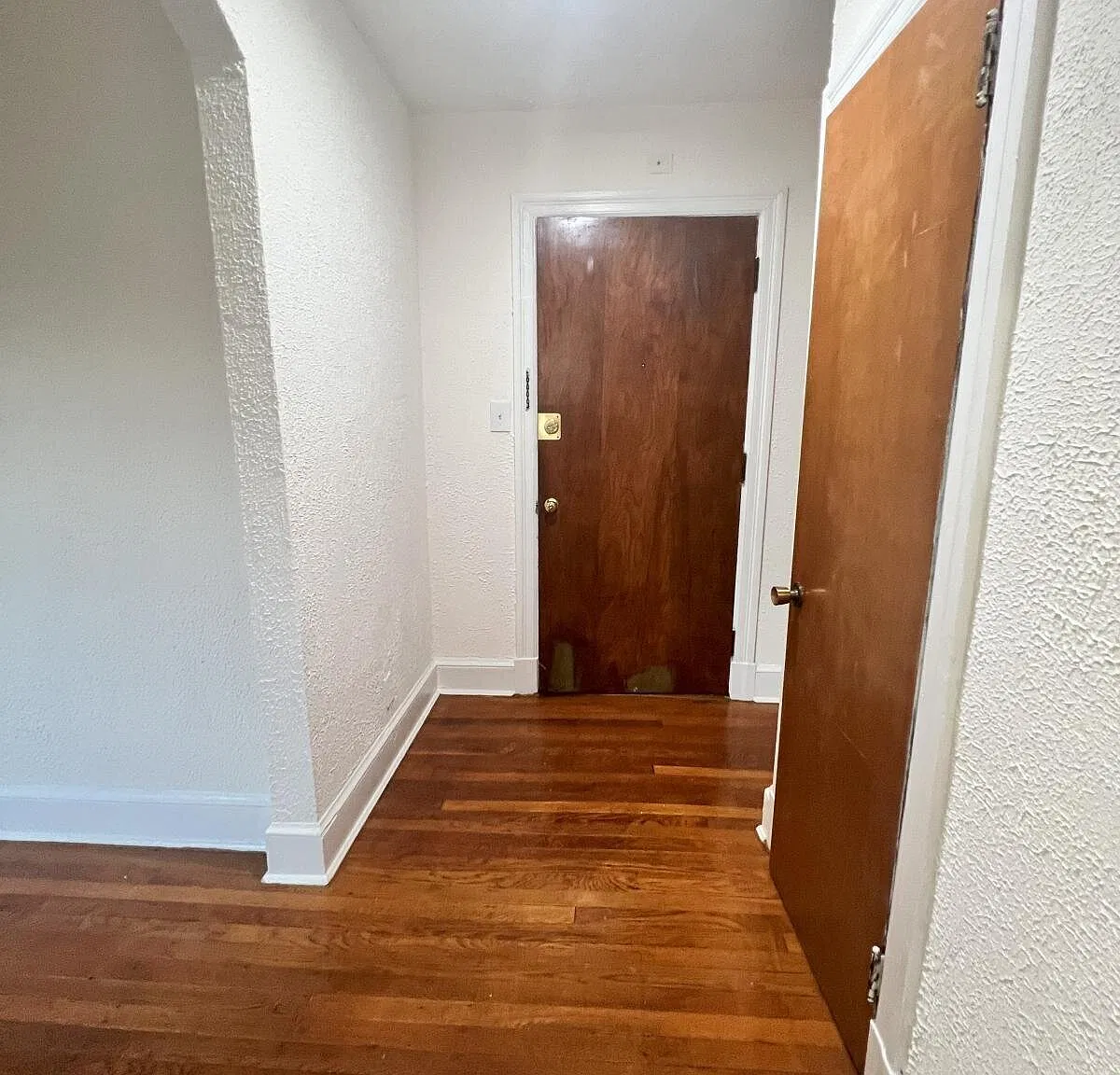 1 Bedroom Near Fort Totten Metro — Photo 3