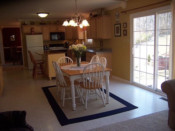 Eat-In-Kitchen Area