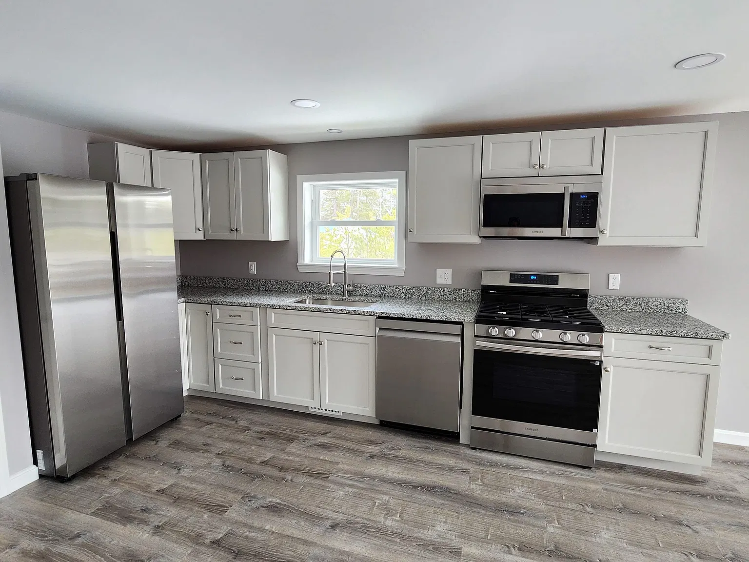 2 bed, 1100 sqft, $1,850 — Photo 2