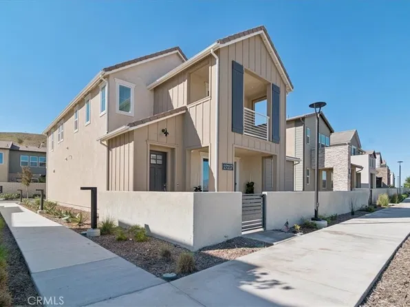 27217 Tamarack Ln, Valencia, CA 91381