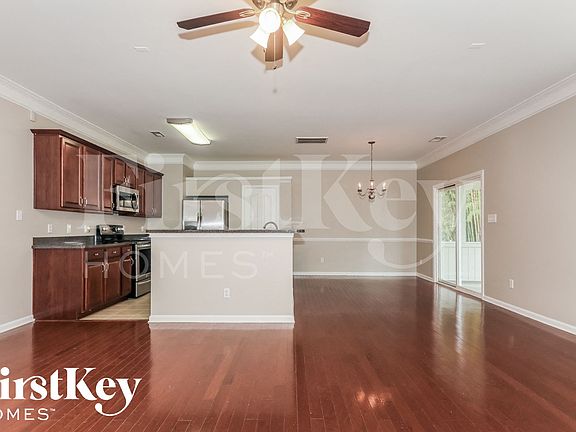 3rd image of 4102 Bathurst Dr