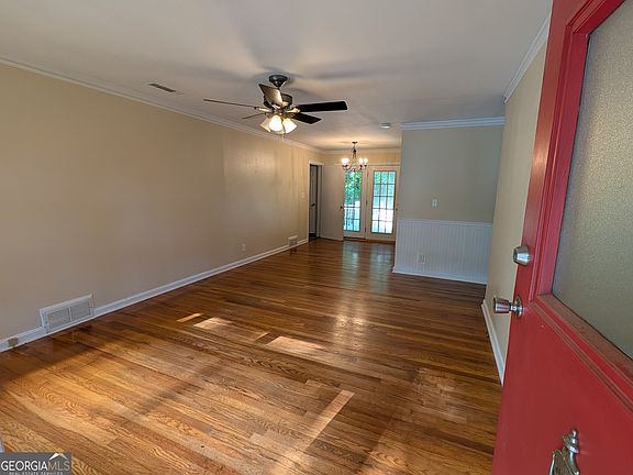 2nd image of 1168 Rosedale St