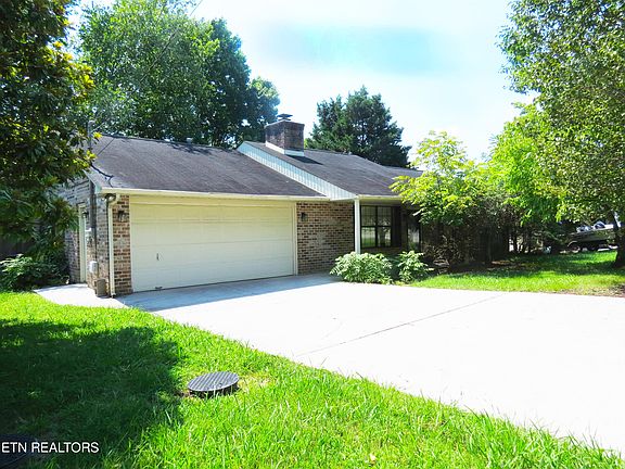 2nd image of 916 Rose Petal Ln