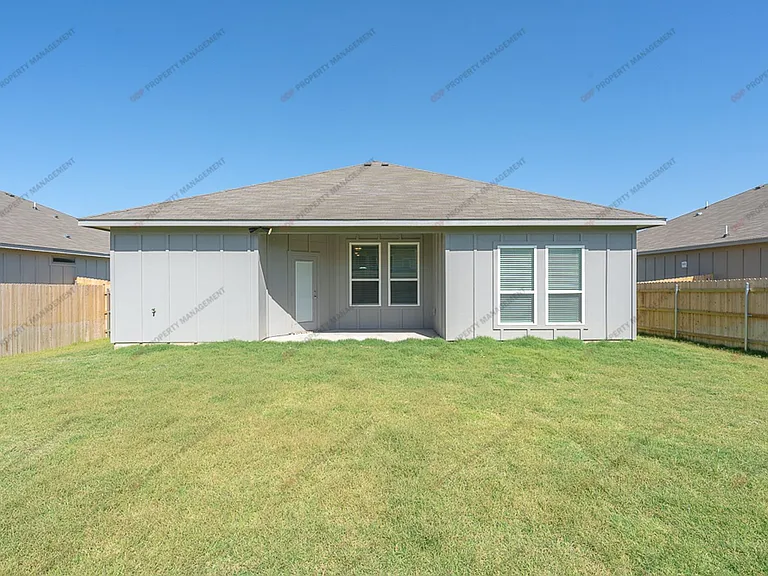 1458 Shadow Hill Ln — Photo 21