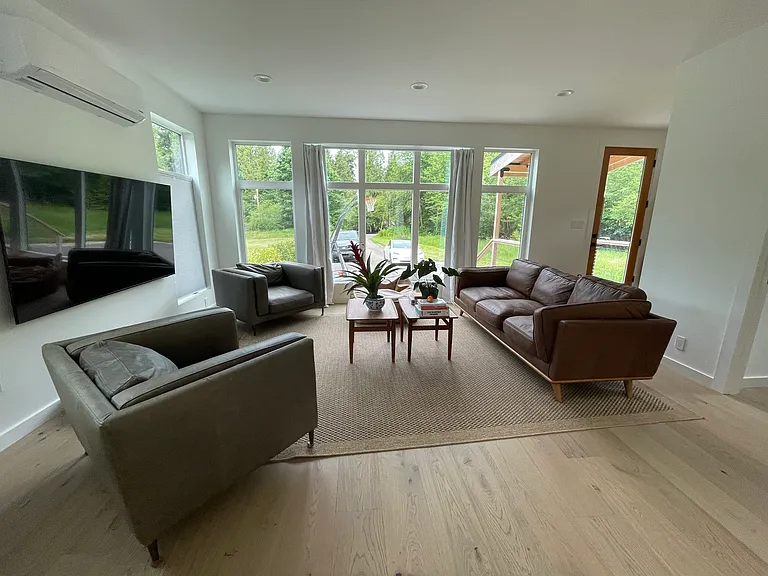 15025 Sunrise Dr NE — Photo 2