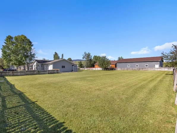 113 Ash Ln, Livingston, MT 59047