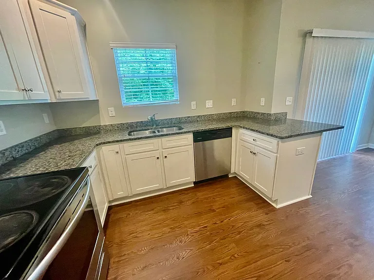 1214 Oak Haven Dr — Photo 6
