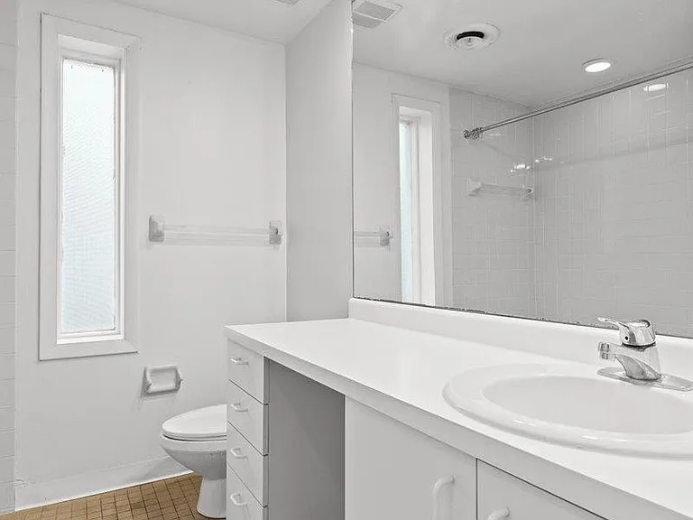 6324 Howe St #21 — Photo 6