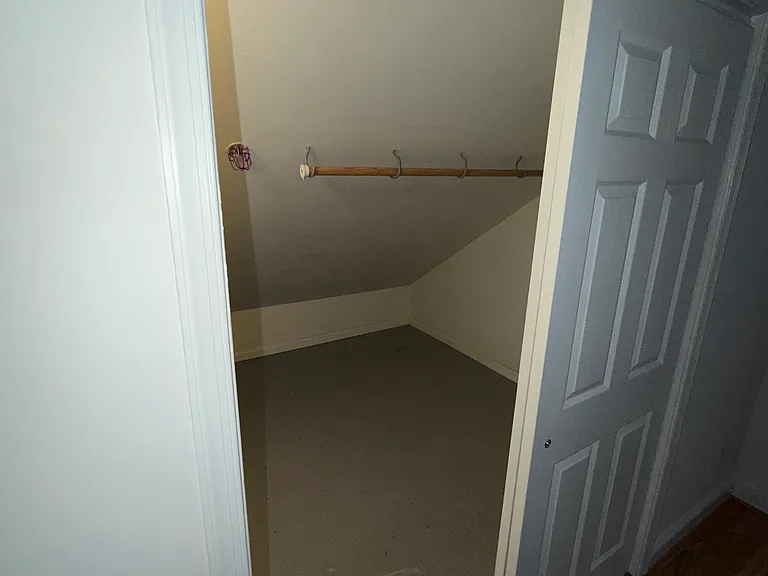 220 Gross Ave — Photo 52