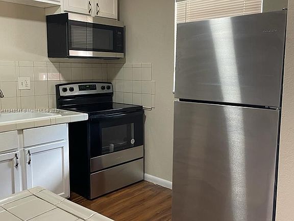 4th image of 20520 NW 15th Ave APT 127