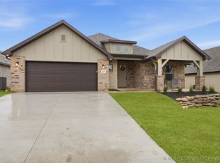 2048 E 129th Pl S, Jenks, OK 74037