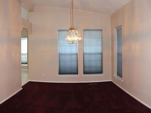 3rd image of 3033 Oakbridge Dr #3033
