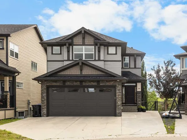 208 W Panton Rd NW, Calgary, AB T3K 0Z2