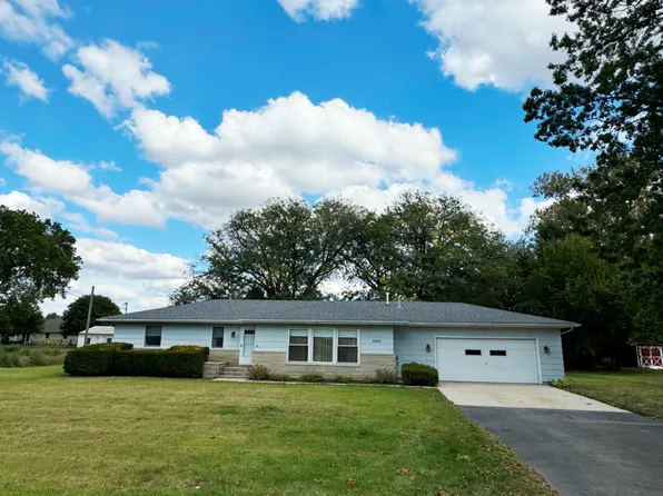 1033 Begonia St SE, Demotte, IN 46310