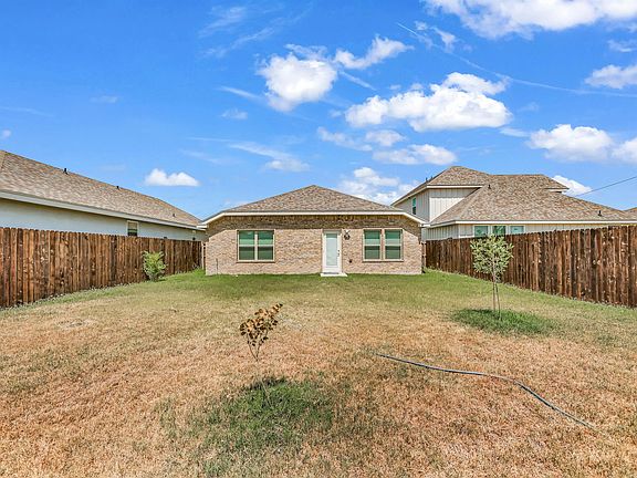 2nd image of 519 S Templo Dorado St