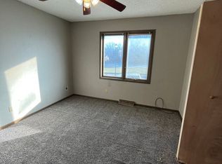 1139 Oleson Rd, Waterloo, IA 50702