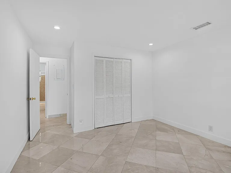 300 NW 42nd St — Photo 19