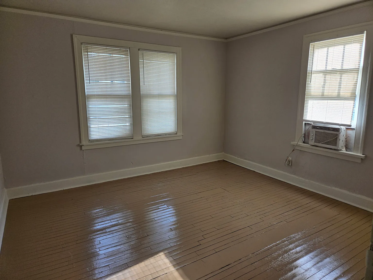 706 W16th - . — Photo 4