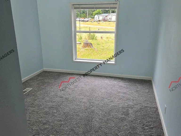 18415 Ivan St SW — Photo 19