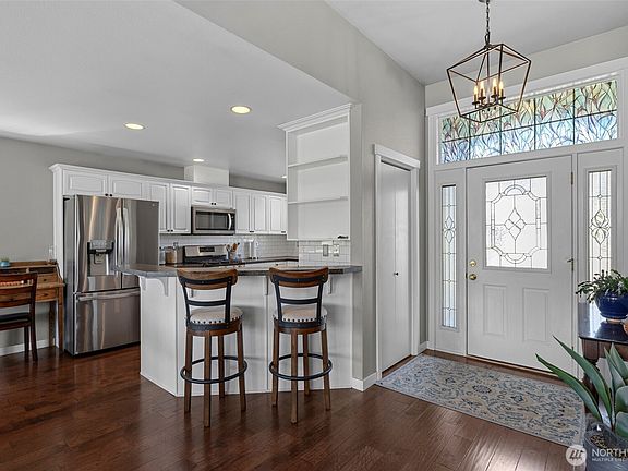 2nd image of 1936 Bridgeview Drive