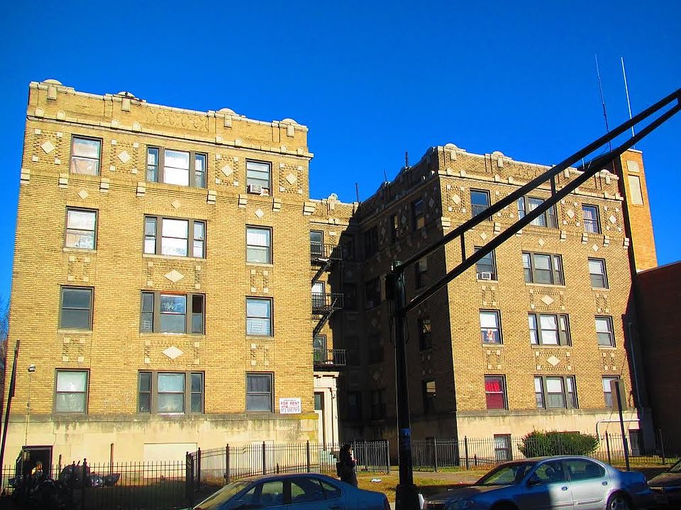 1st image of 425 Central Ave APT 8