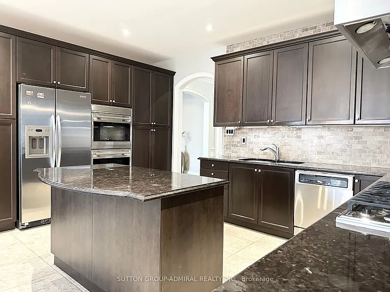 15 Roderick Ct — Photo 5