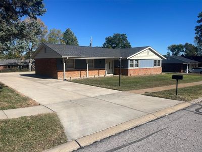 5109 Towne Centre Dr, Saint Louis, MO, 63128