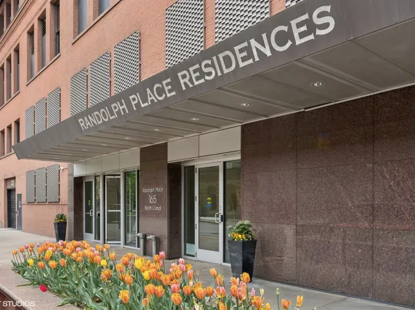 165 N Canal St APT 906, Chicago, IL 60606