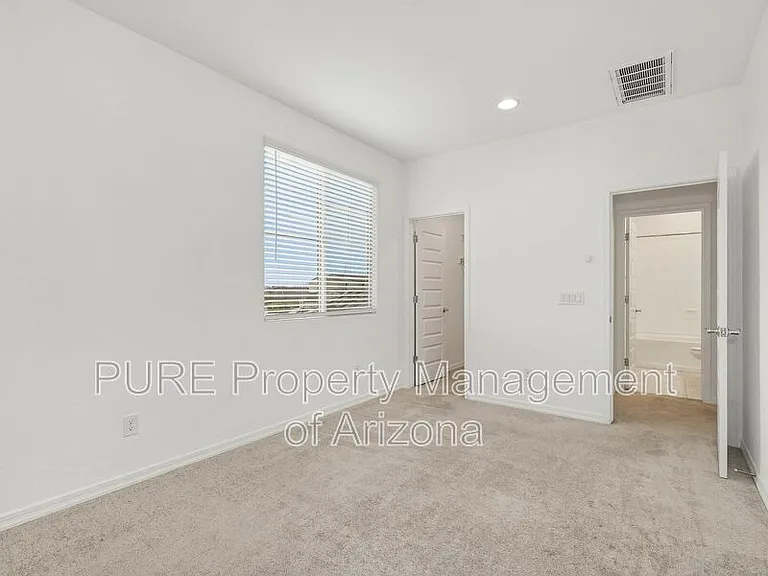 5177 N 87th Dr — Photo 26