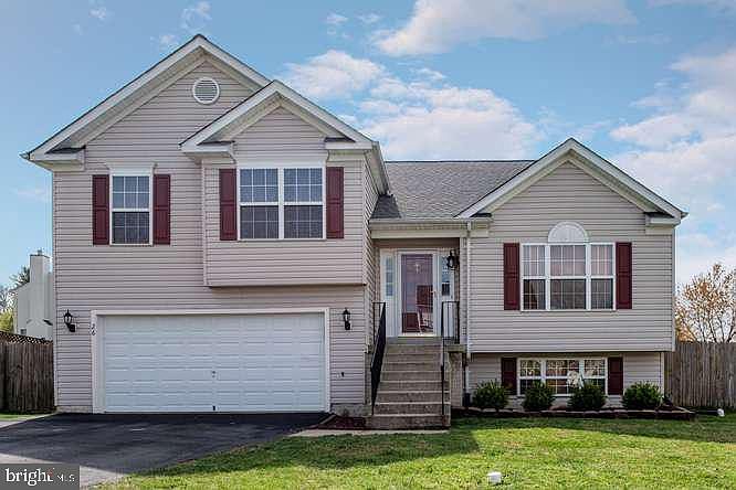 1st image of 26 Indian Wood Ln