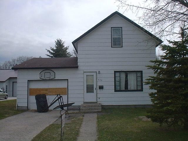 2nd image of 630 Summit Ave