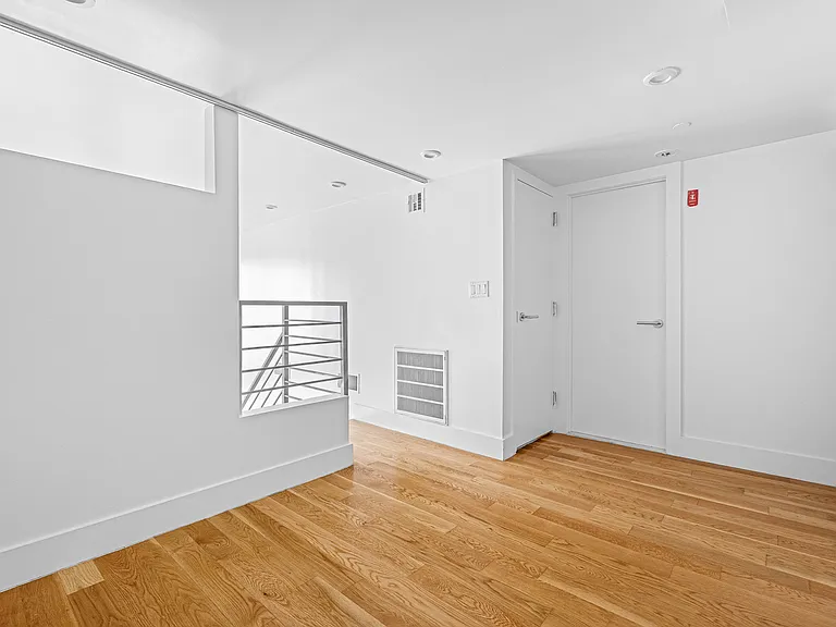 105 Grand Ave #2D — Photo 9
