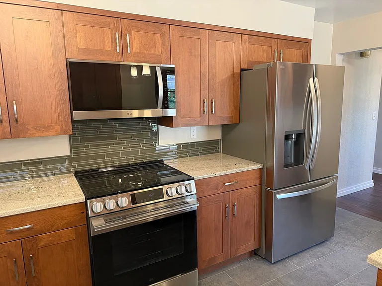1331 G St — Photo 11