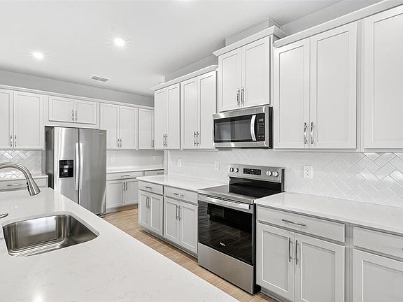 5th image of 5028 124th Ave E