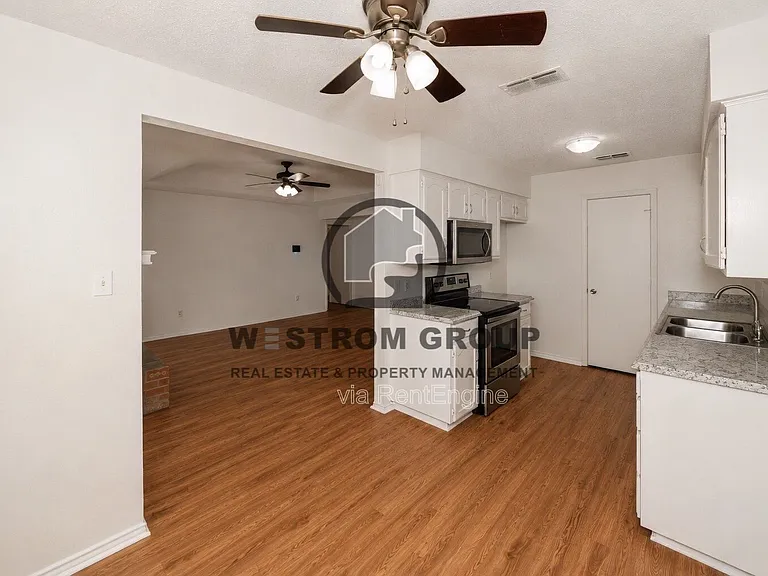 3501 Wentworth Dr — Photo 9