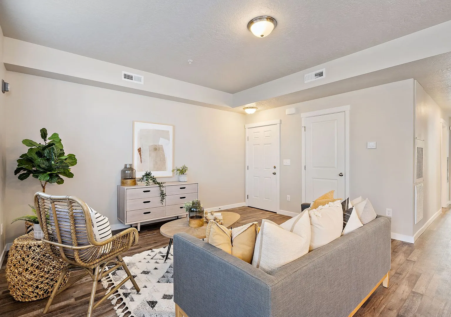 Brownstone Flats — Photo 4