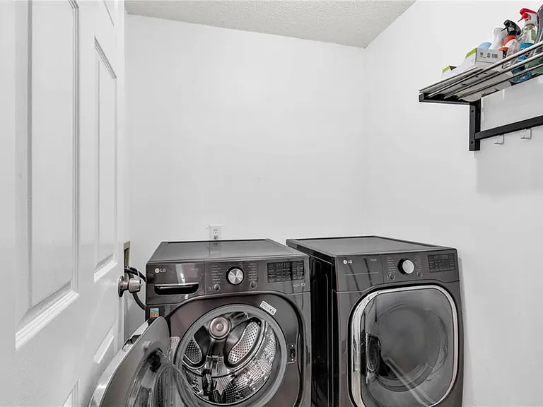 608 Adam Cir — Photo 18