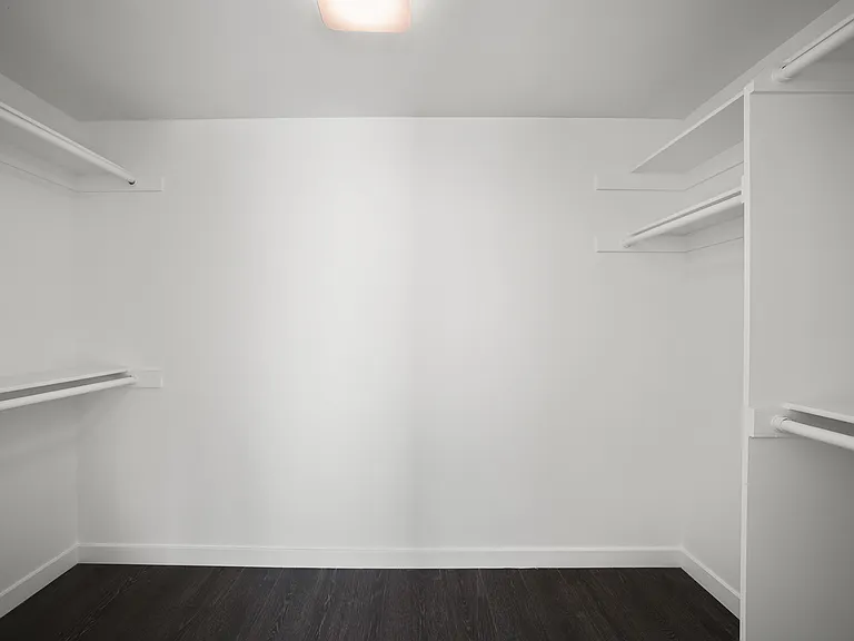 5800 Harold Way — Photo 22