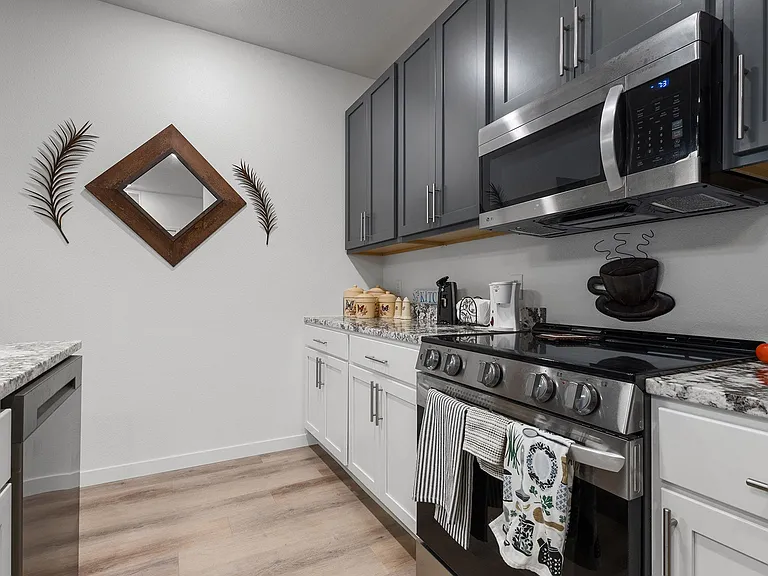 Abbey Road Apartments — Photo 13